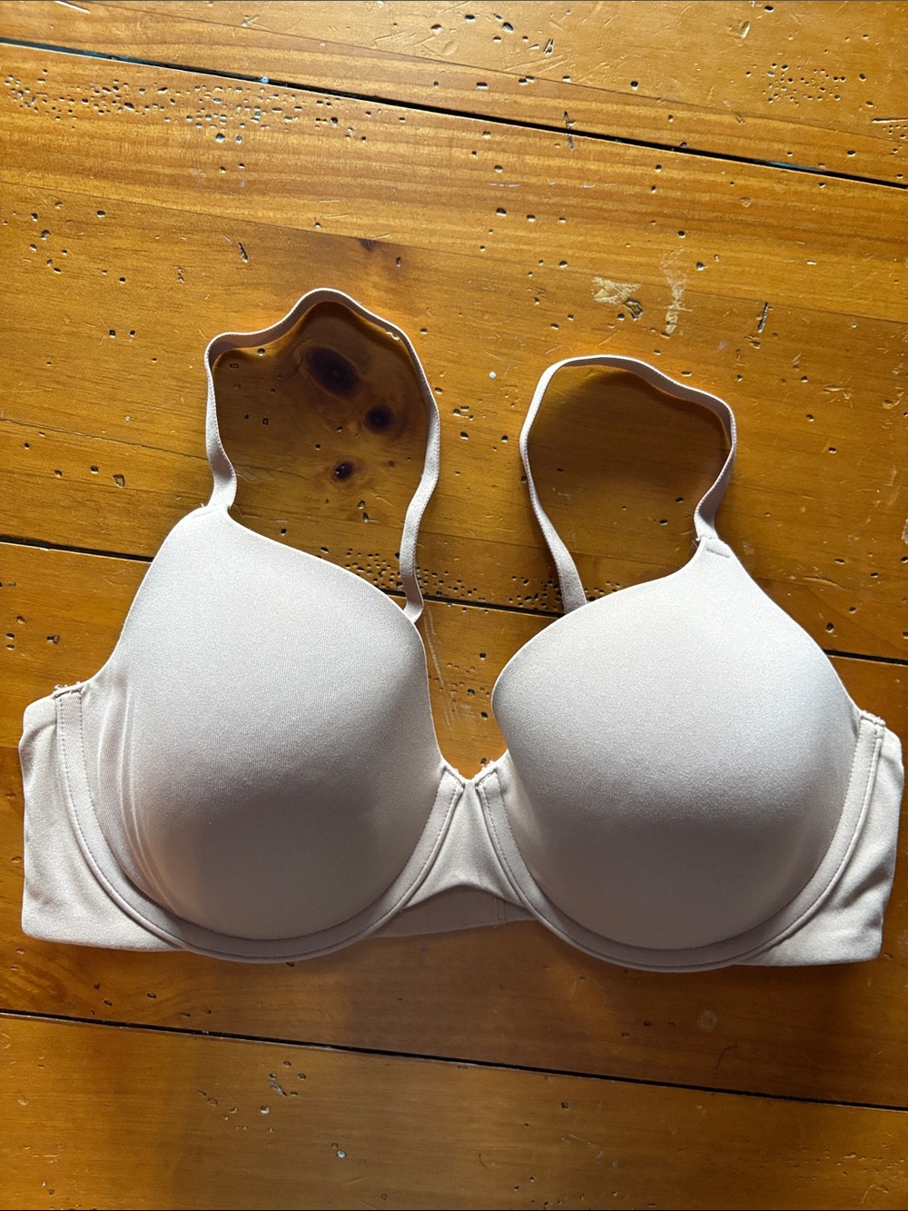 Skims Everyday Smooth T-Shirt Bra in Light Beige